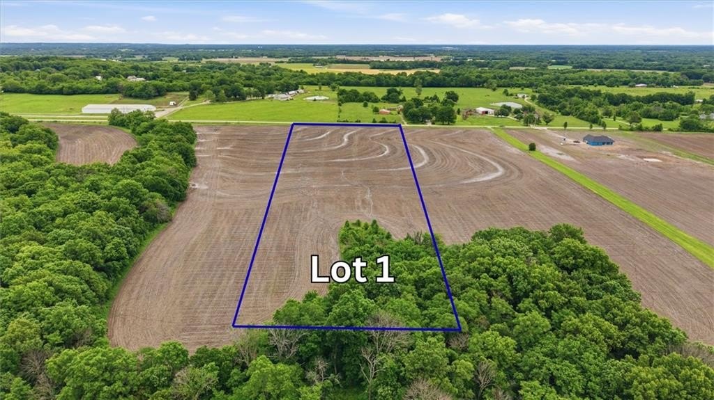 7.5 Acre Tract Near Freeman