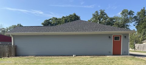 Carthage Duplex with Garage/Loft