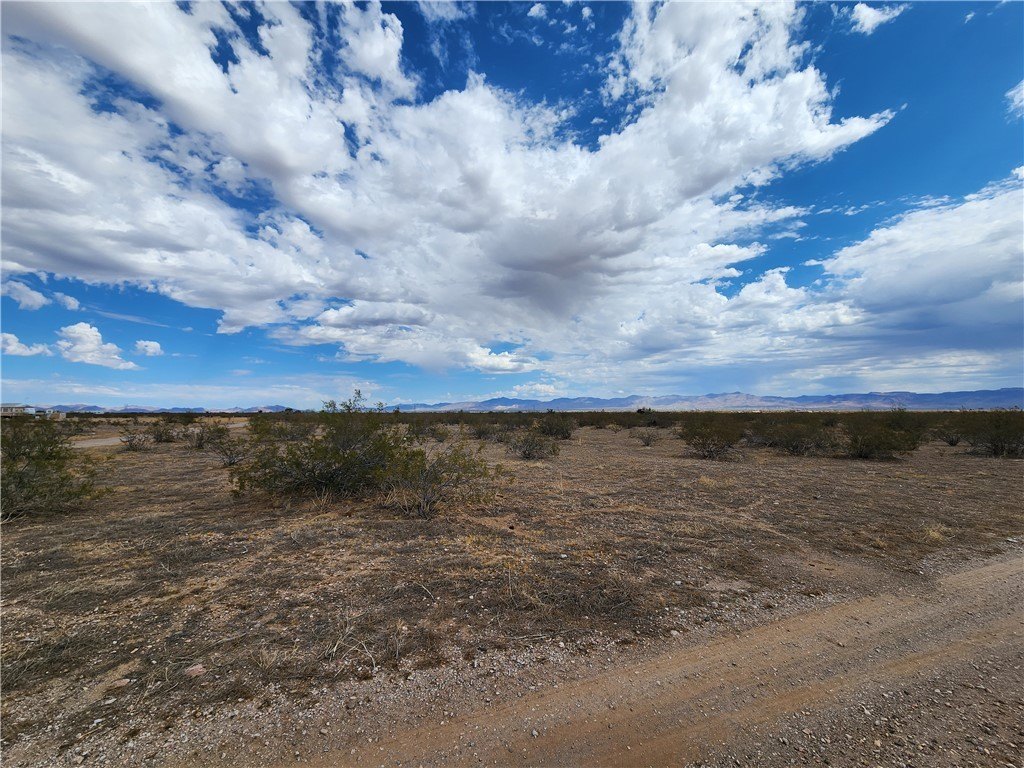 Land in Golden Valley, AZ