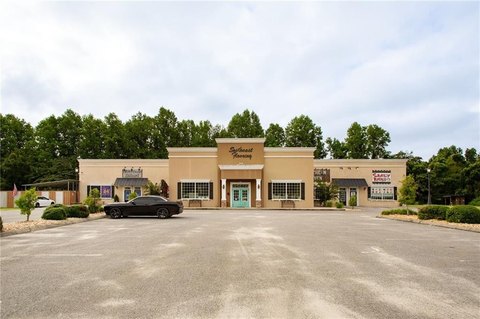 Versatile Commercial Space in Blackshear