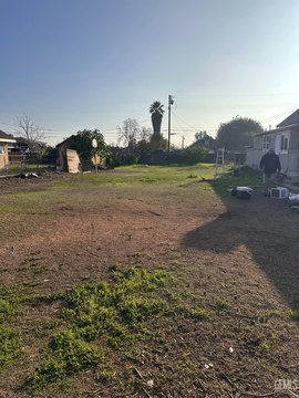 Residential Land in Bakersfield, CA