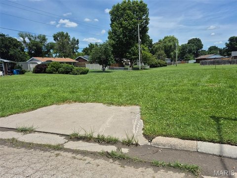 LAND - Granite City, IL
