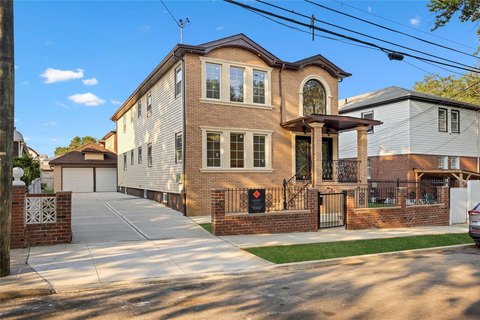 Spacious Duplex in Springfield Gardens