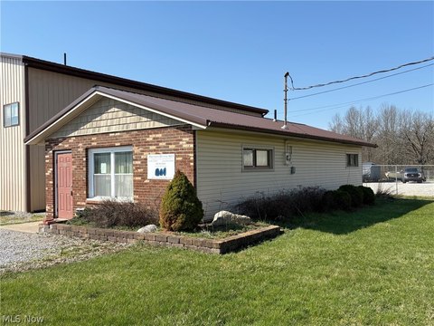 Office/Retail Space in Lodi, OH