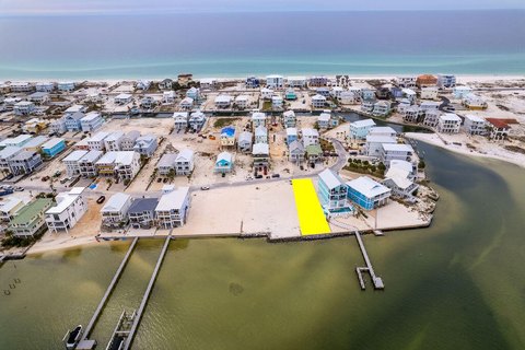 Waterfront Lot in Grand Navarre