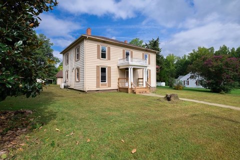 Charming Farmhouse in Keysville, VA
