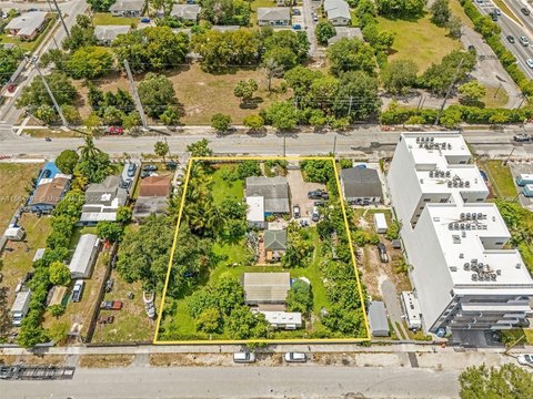 Picture of Commercial land at NW 87Th St 2647, Miami, FL