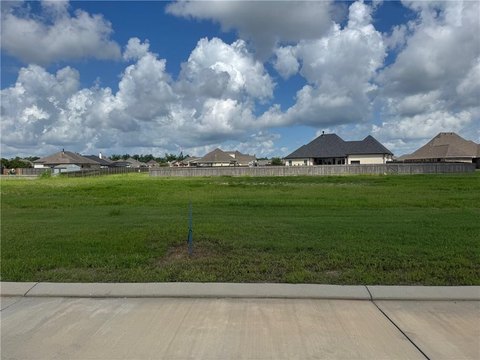 Land, Luling, LA