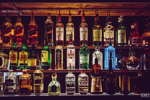 Established Turn-Key Bar in Bakersfield