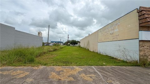 Commercial Land in Robstown, TX