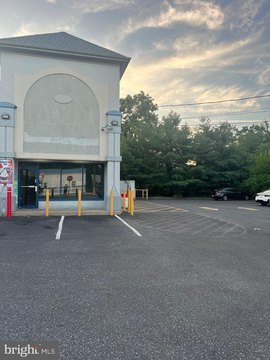 Retail Space in M and M Plaza