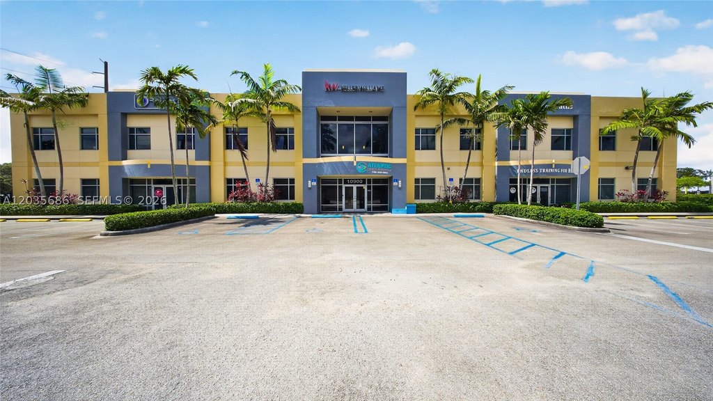 10900 NW 25Th St, Sweetwater, FL 33172