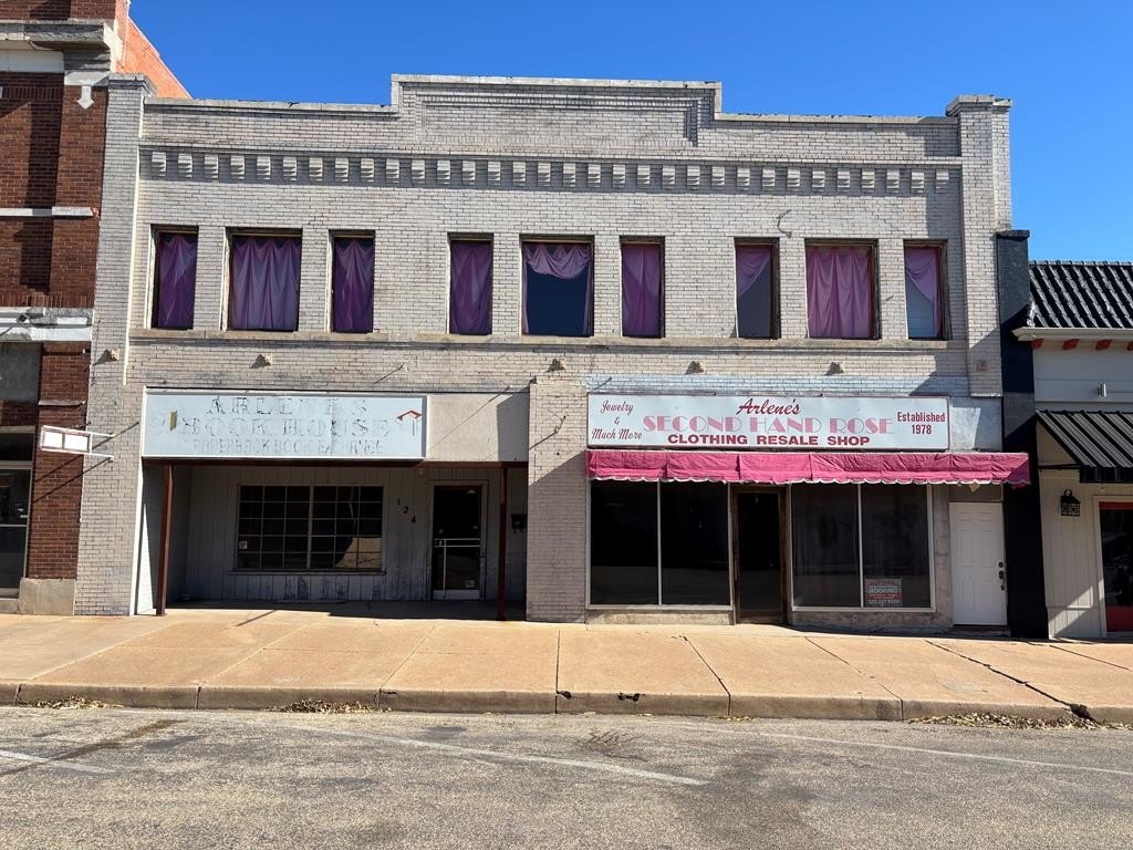 Unique Sweetwater Mixed-Use Building