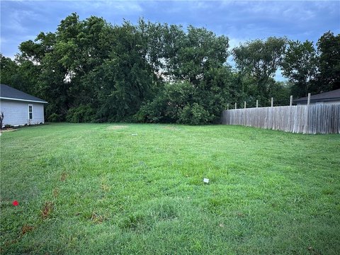 Commercial Lot in High-Traffic Area