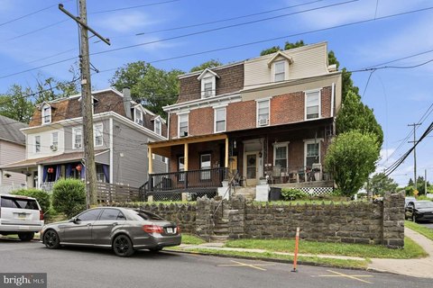 Renovated Duplex with Two Units