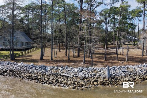 Waterfront Homesite with 100-Foot Frontage