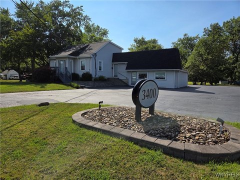 Commercial Building in Orchard Park