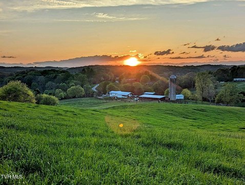 Pasture Property with Valley Views