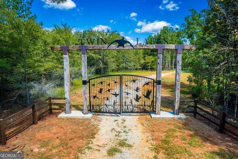 Premier Hunting Retreat with Lakes