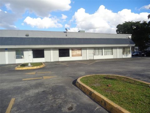 Fort Lauderdale Warehouse on Large Lot