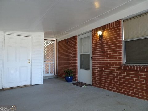 Leased Duplex in Convenient Location