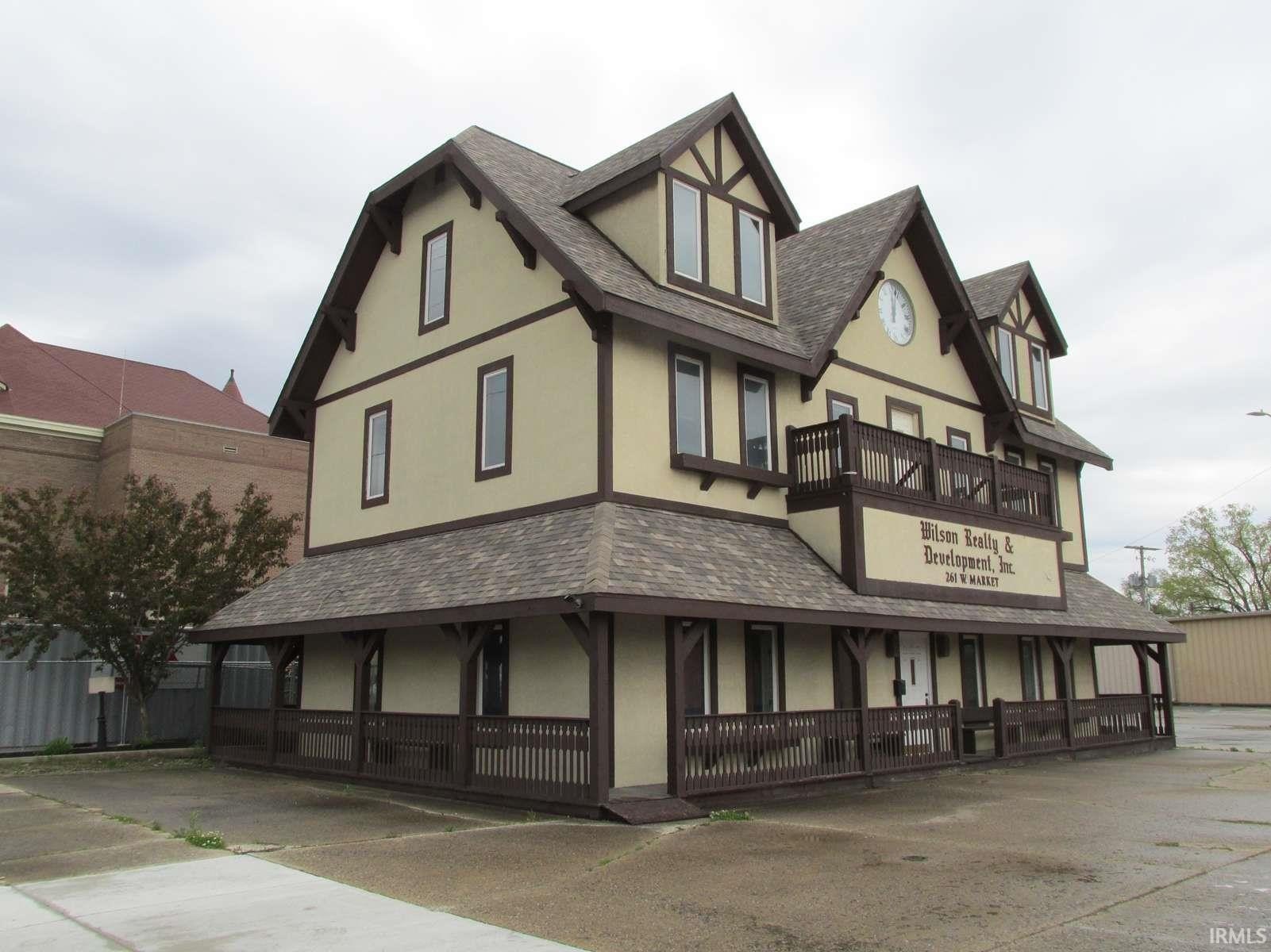 Versatile Commercial Building in Huntington