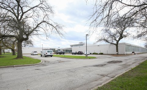 Versatile Commercial Building in Chicago Heights