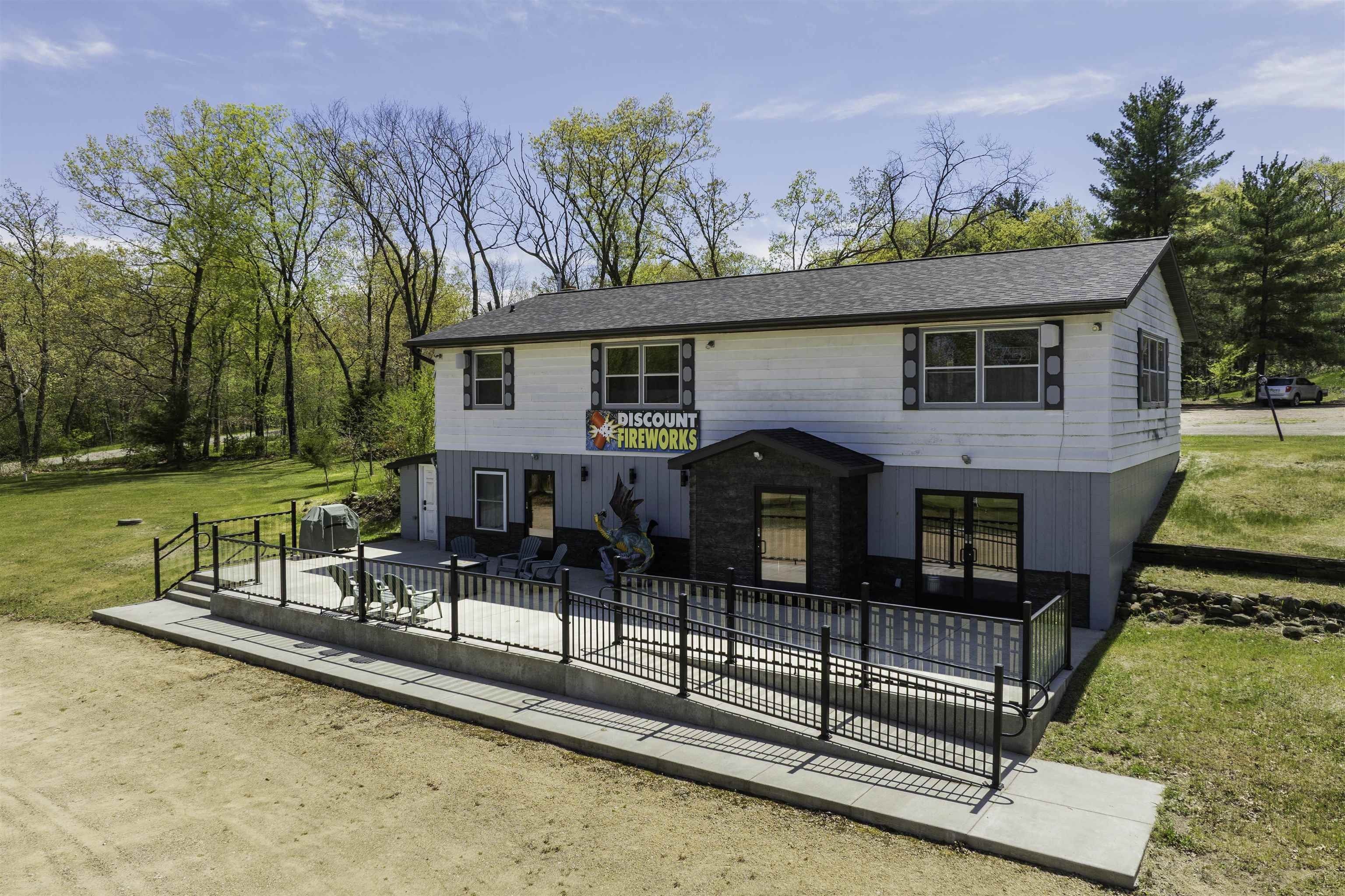 Versatile Commercial Building on Highway 23