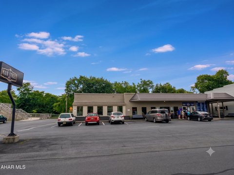 Turnkey Restaurant on Corner Parcel
