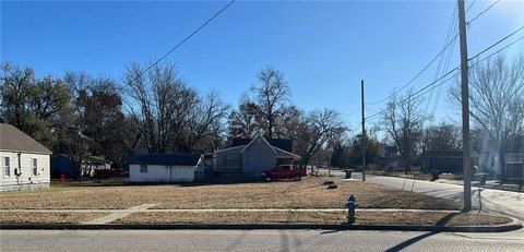 Land, Nevada, MO