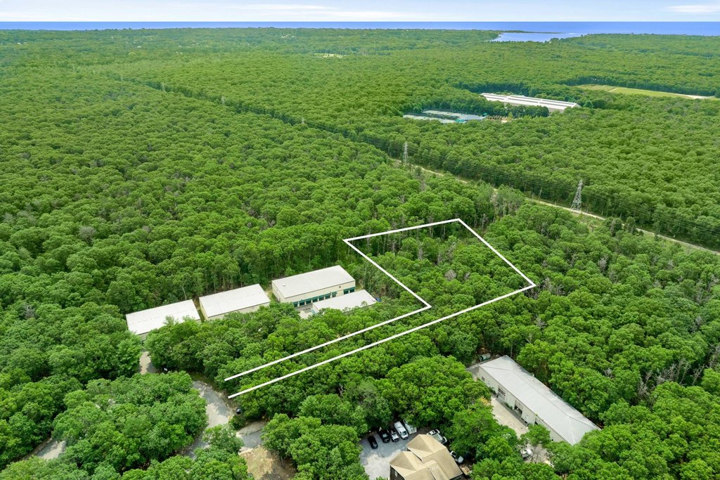 21 Goodfriend Dr, East Hampton, NY 11937
