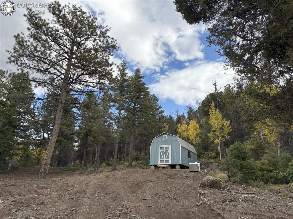 Off-Grid Mountain Retreat Near Canon