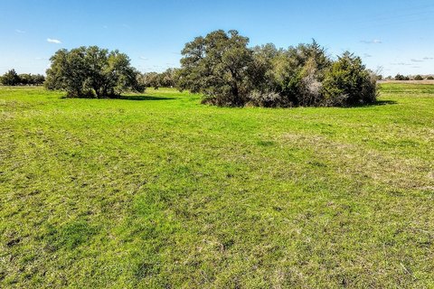 Country Retreat Acreage with Utilities