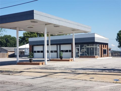 Updated Corner Location in Alton