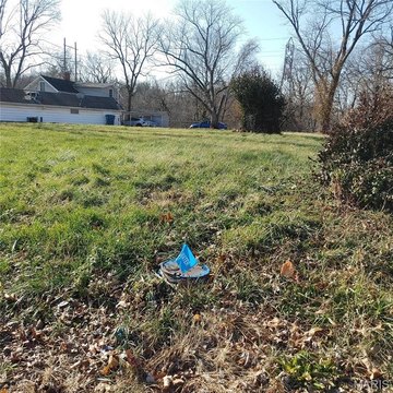 Residential Lot in Mature Neighborhood