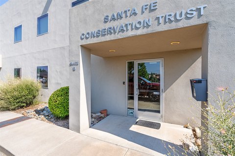 Move-in Ready Santa Fe Office Space