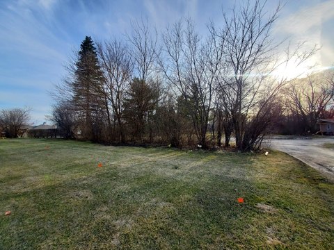 LAND - Mundelein, IL
