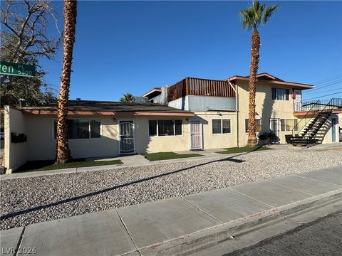 Four-Unit Quadplex with Onsite Laundry