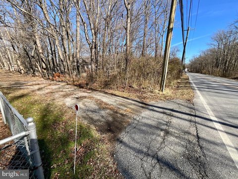 Land, ESSEX, MD
