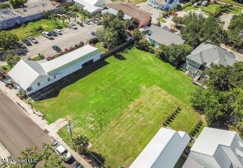 Prime Commercial Land in Bay