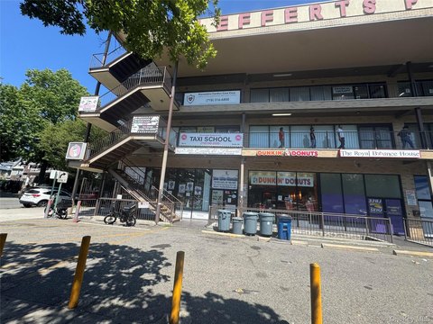 Retail Space in Richmond Hill