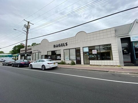 Retail Space in Williston Park