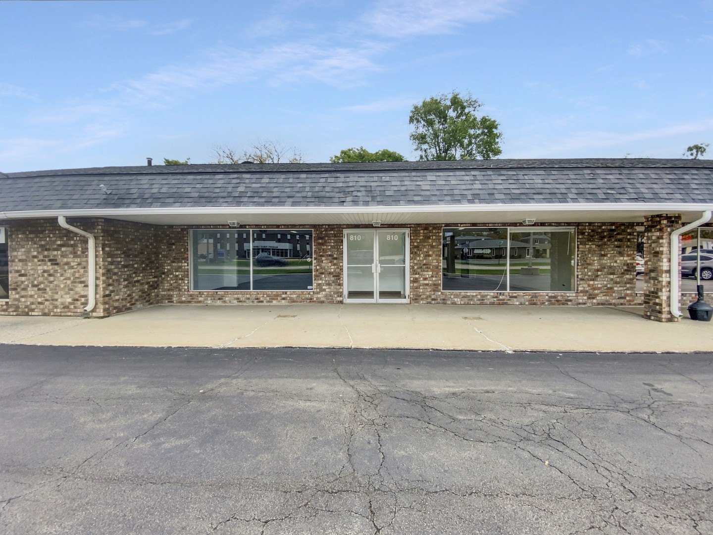 High-Traffic Retail Space Available