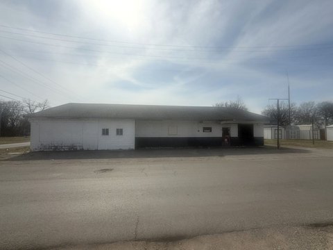 Corner Bar and Liquor Store Building