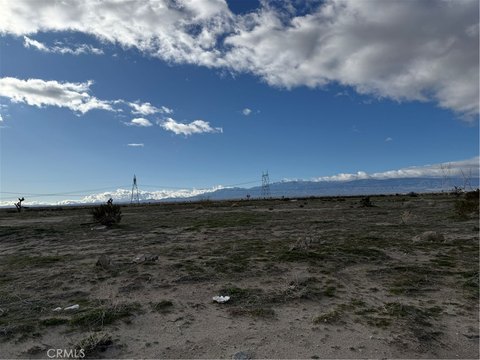 Residential Land in Phelan, CA