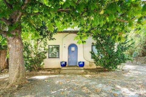 Charming Pullman Multi-Home Property