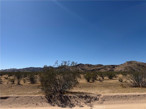 Land, Apple Valley, CA