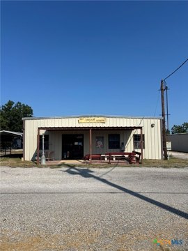 Seguin Commercial Property For Sale