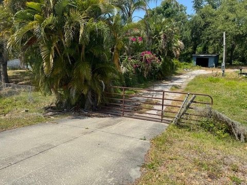 Residential Land in Gibsonton, FL
