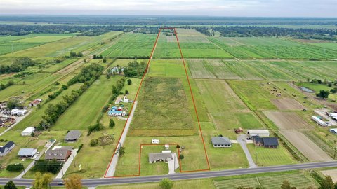 Expansive Land Parcel in Lockport